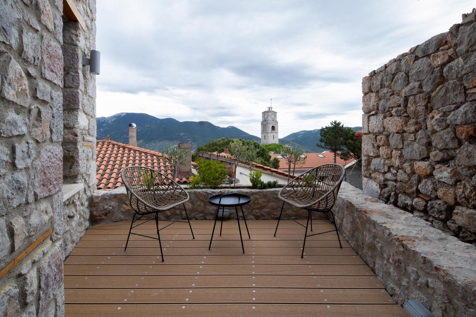 Clock Tower Arachova Suites Екстер'єр фото